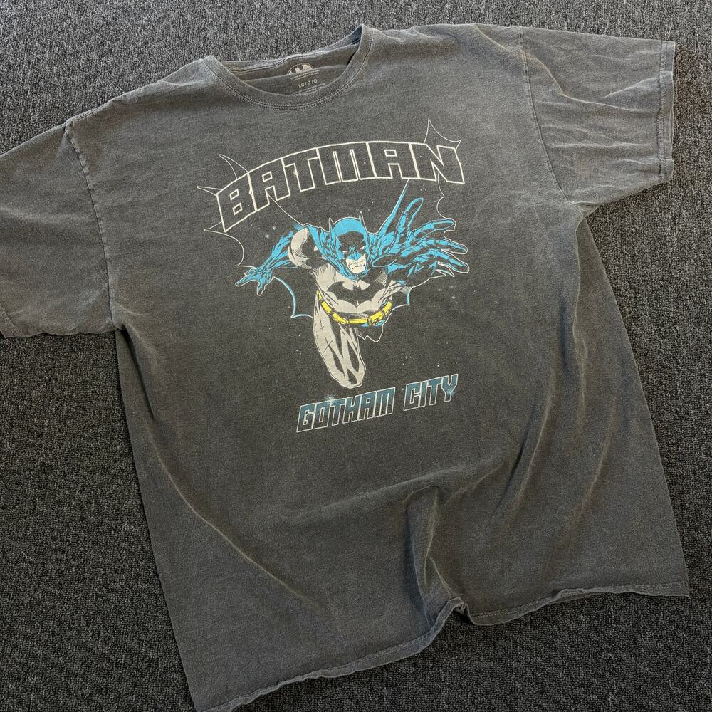 Vintage Y2k Batman Gotham City Black Faded Movie Graphic Tee Men's Large